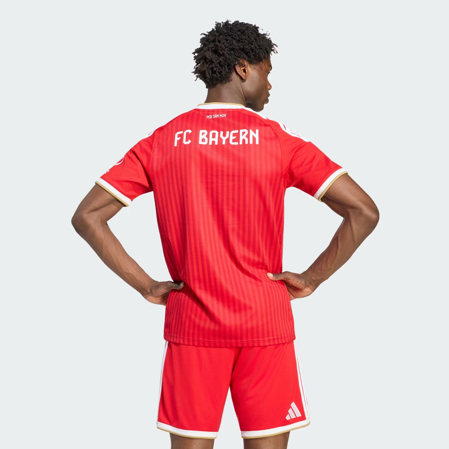 CAMISA TITULAR BAYERN DE MUNIQUE 2026/27 TORCEDOR