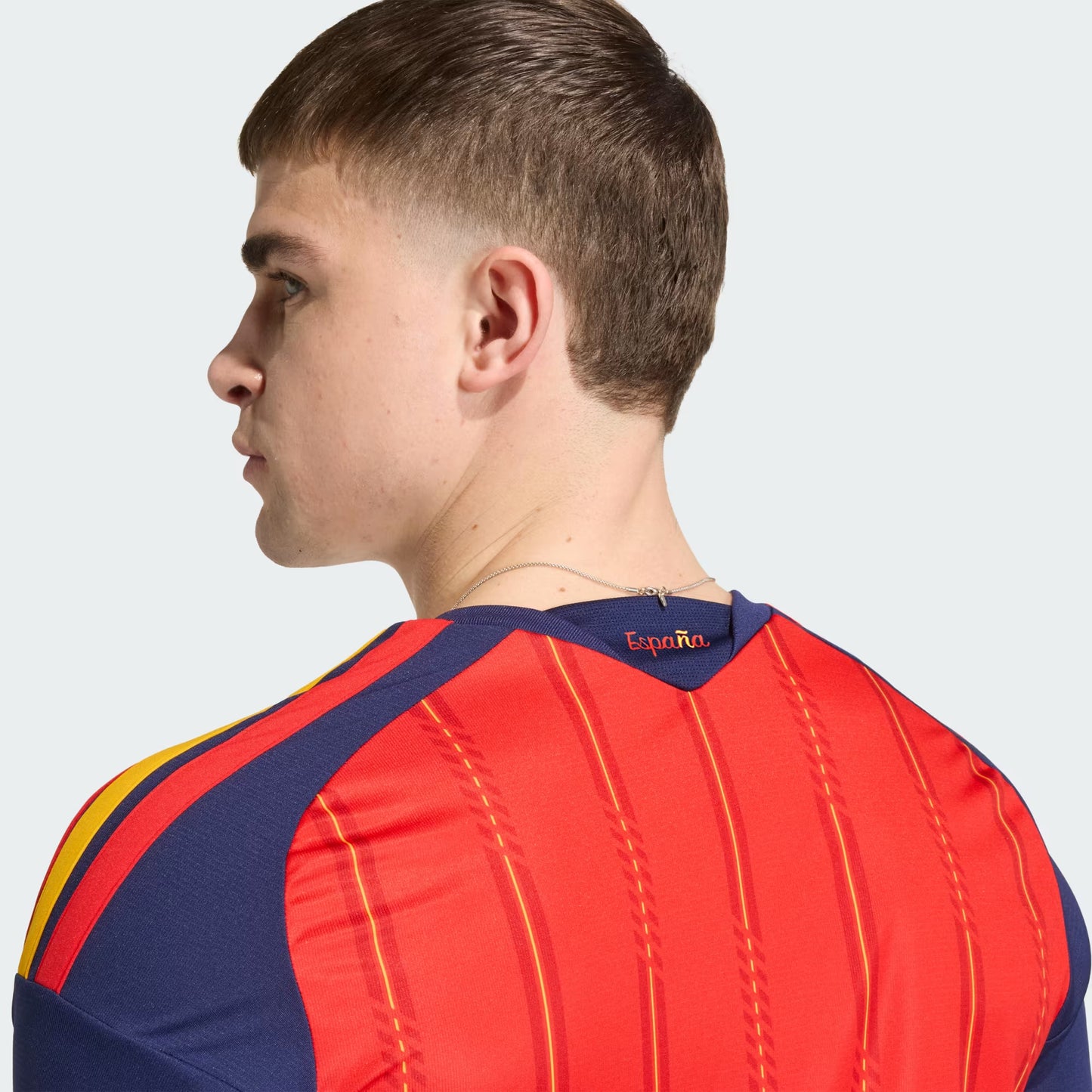 CAMISA ESPANHA TITULAR COPA DO MUNDO 2026 MANGA LONGA TORCEDOR