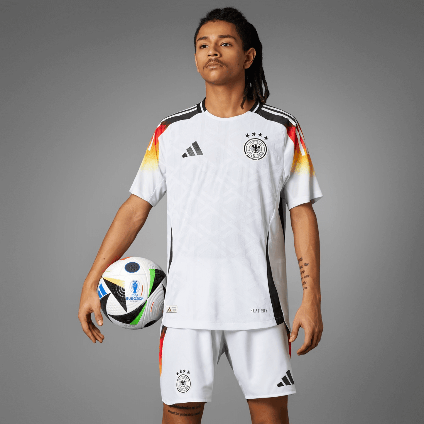 camisa_adidas_alemanha_i_masculina_eurocopa_lançamento_jogador_branca_2024-25_home