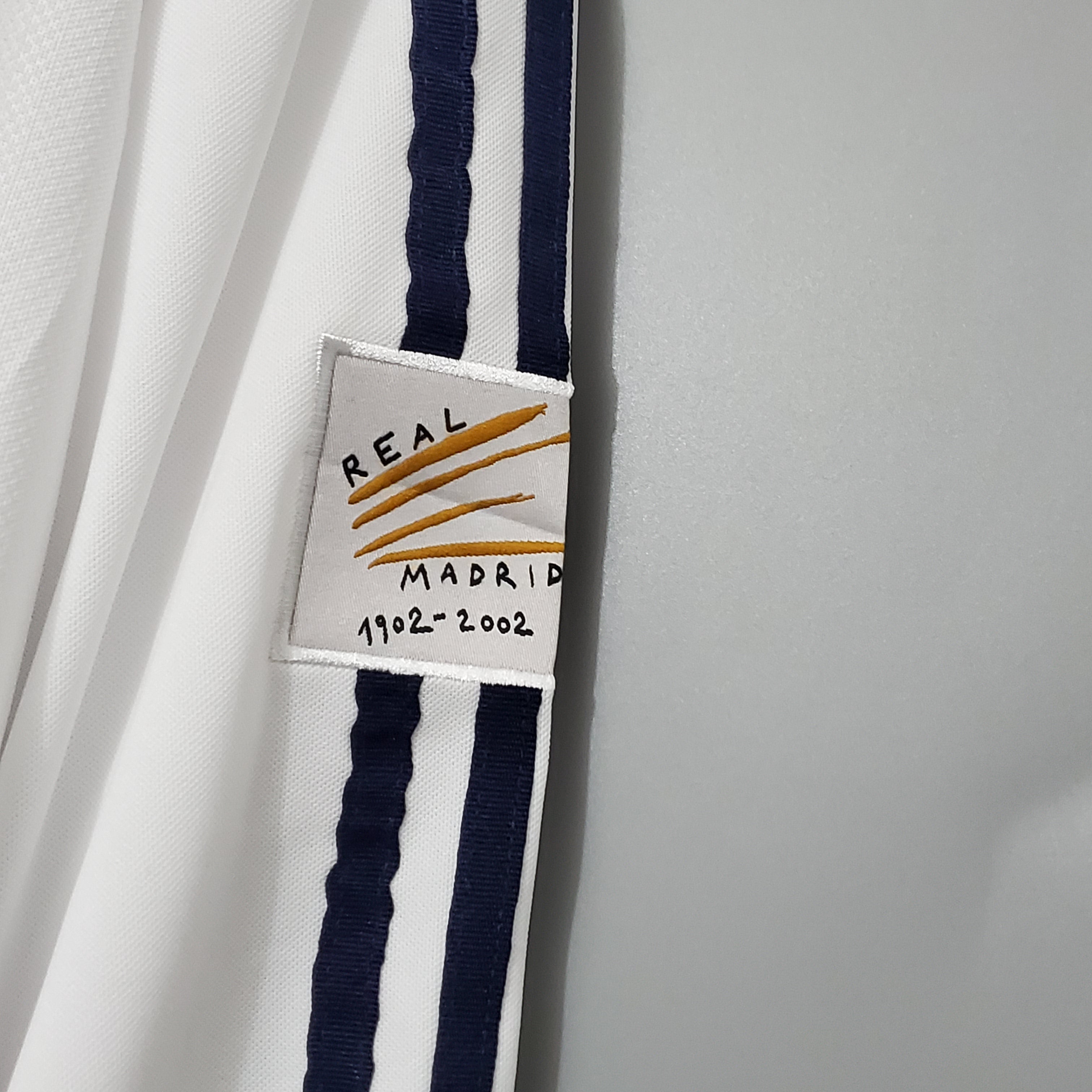 CAMISA REAL MADRID MANGA LONGA RETRÔ HOME 2002