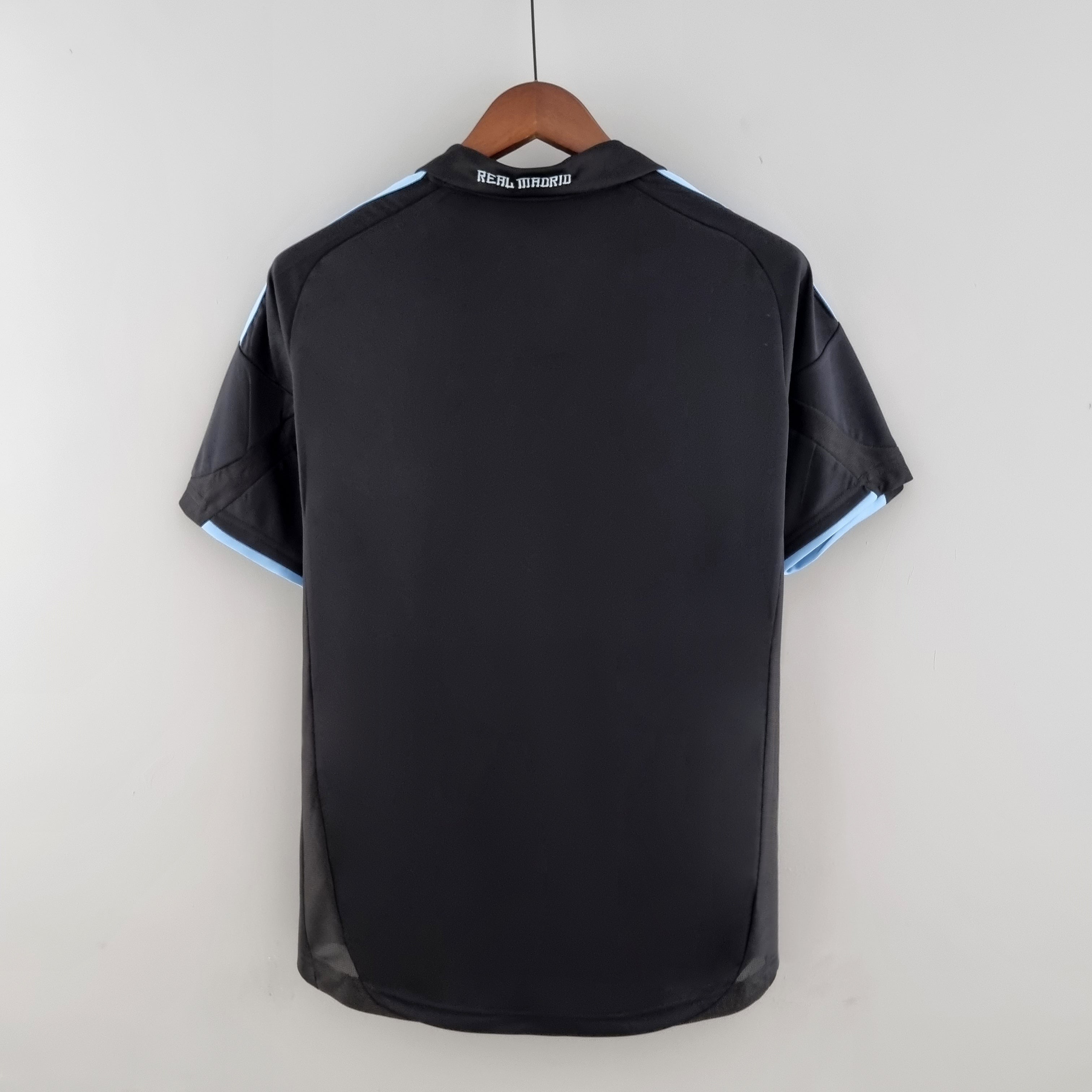 CAMISA RETRÔ REAL MADRID AWAY 09/10