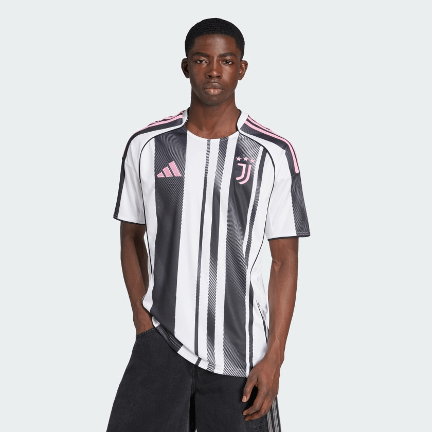 CAMISA JUVENTUS I TITULAR 2025 TORCEDOR PRETA/BRANCA MASCULINA