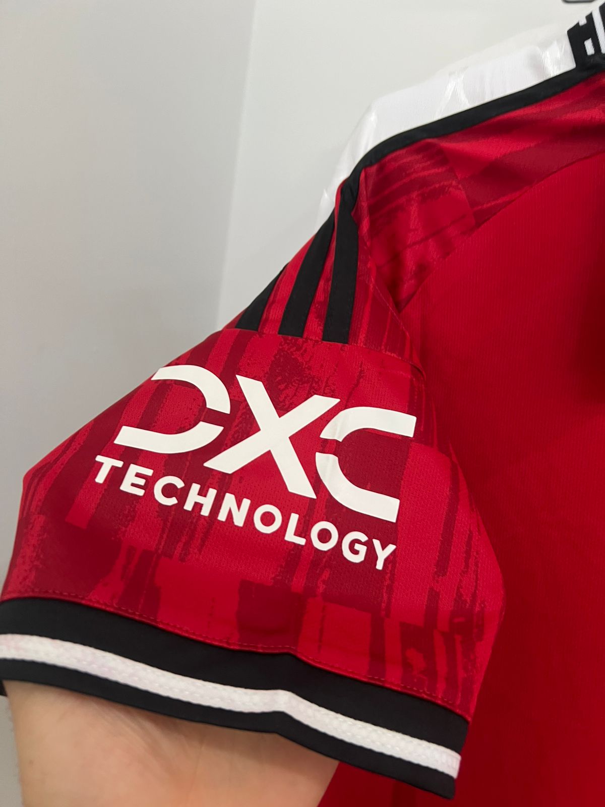 CAMISA MASCULINA MANCHESTER UNITED I TITULAR 2025/26 PRONTA ENTREGA