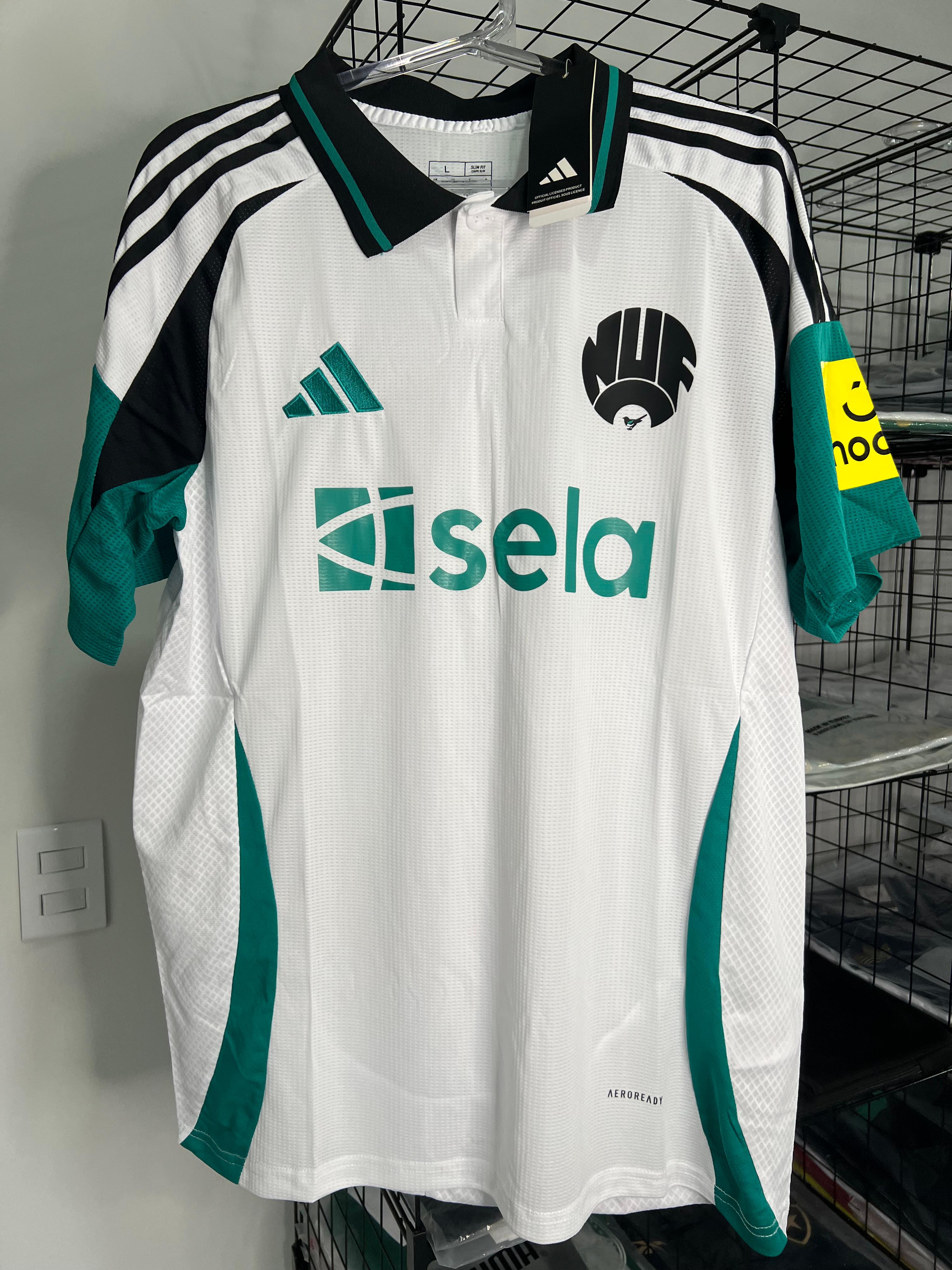 CAMISA NEWCASTLE UNITED TERCEIRA BRANCA III PRONTA ENTREGA TORCEDOR