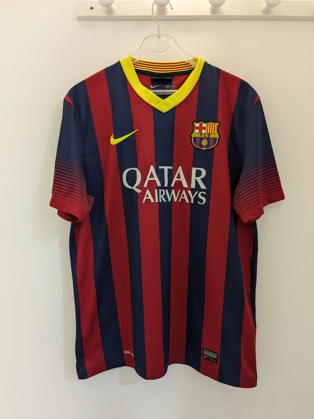 CAMISA RETRÔ NEYMAR JR 11 BARCELONA HOME 2013/14 GRENÁ MASCULINA + CHAVEIRO ESPECIAL DE BRINDE