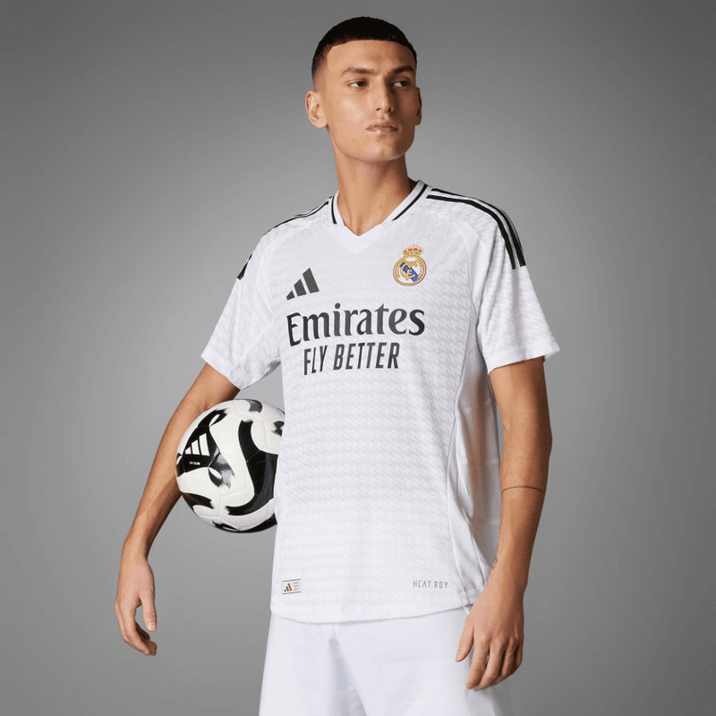 camisa-real-madrid-home-jogador-branca-vini-jr-24-25-adidas-emirates