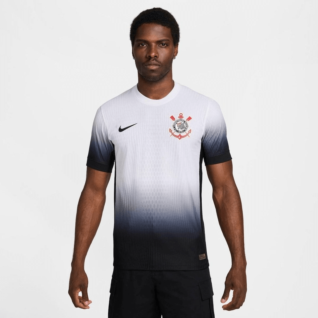 camisa_corinthians_branca_jogador_nike_branca_degrade_2024-25_lançamento_copa_do_brasil_garro