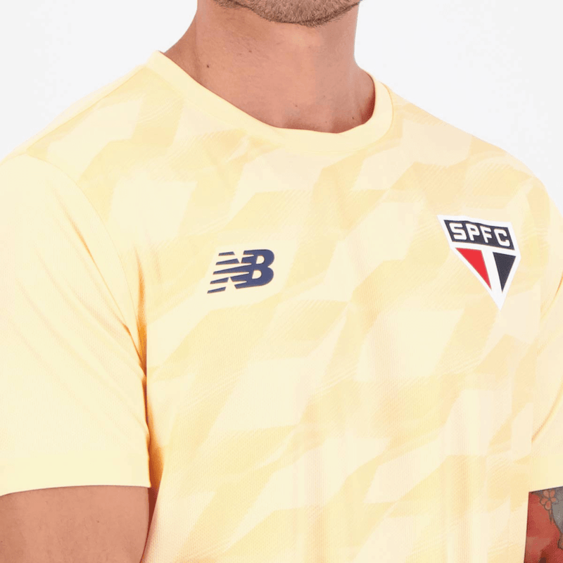 camisa_new_balance_são_paulo_i_treino_brasileirão_lançamento_torcedor_bege_creme_laranja_2024-25_home