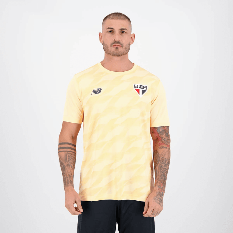 camisa_new_balance_são_paulo_i_treino_brasileirão_lançamento_torcedor_bege_creme_laranja_2024-25_home