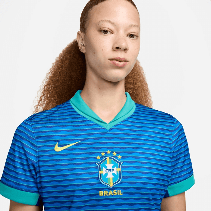 camisa_nike_brasil_feminina_copa-america-lançamento-torcedor-2024-25-home-i-vini-jr-neymar-copaamerica-azul