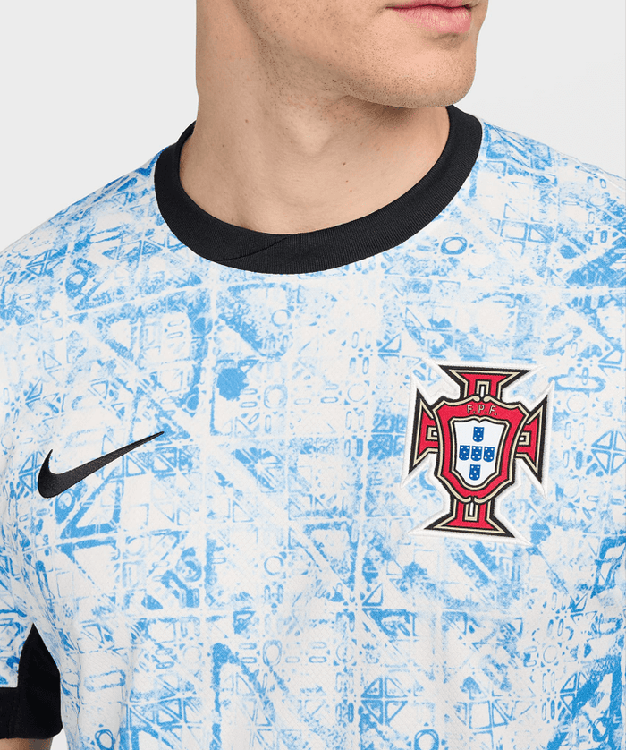 camisa_nike_portugal_ii_masculina_eurocopa_lançamento_torcedor_azul_claro_2024-25_away