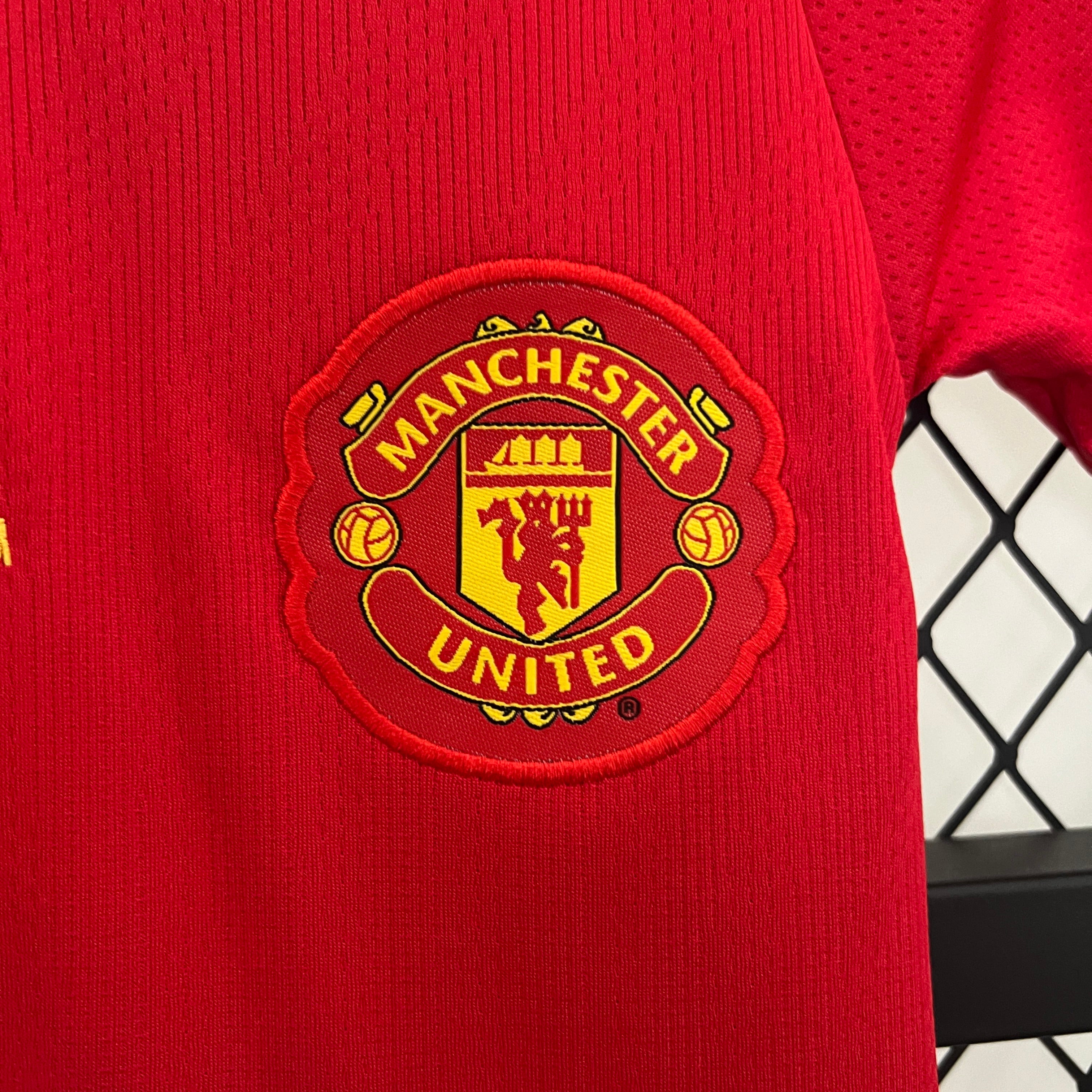 KIT INFANTIL RETRÔ MANCHESTER UNITED HOME 08/09