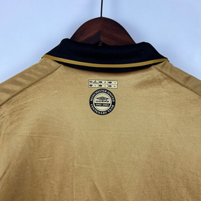 camisa_united_dupla_face_branca_dourada_2002_umbro_vodafone_beckham