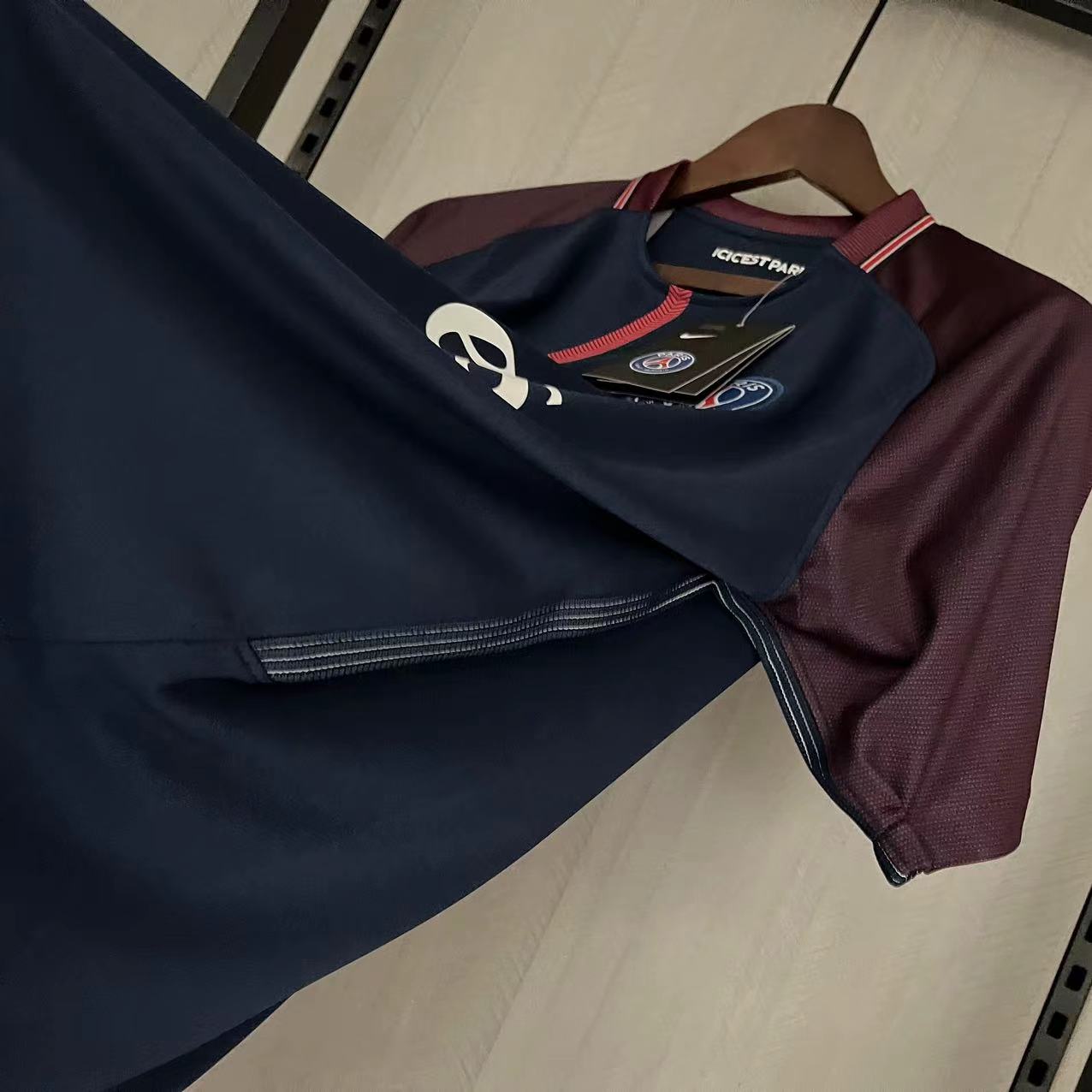 CAMISA RETRÔ PSG HOME 17/18