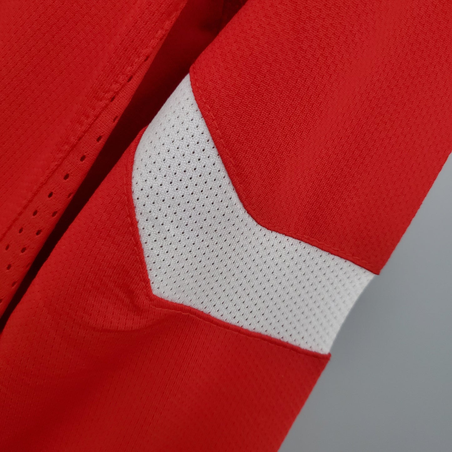 CAMISA RETRÔ MANCHESTER UNITED HOME MANGA LONGA 04/05