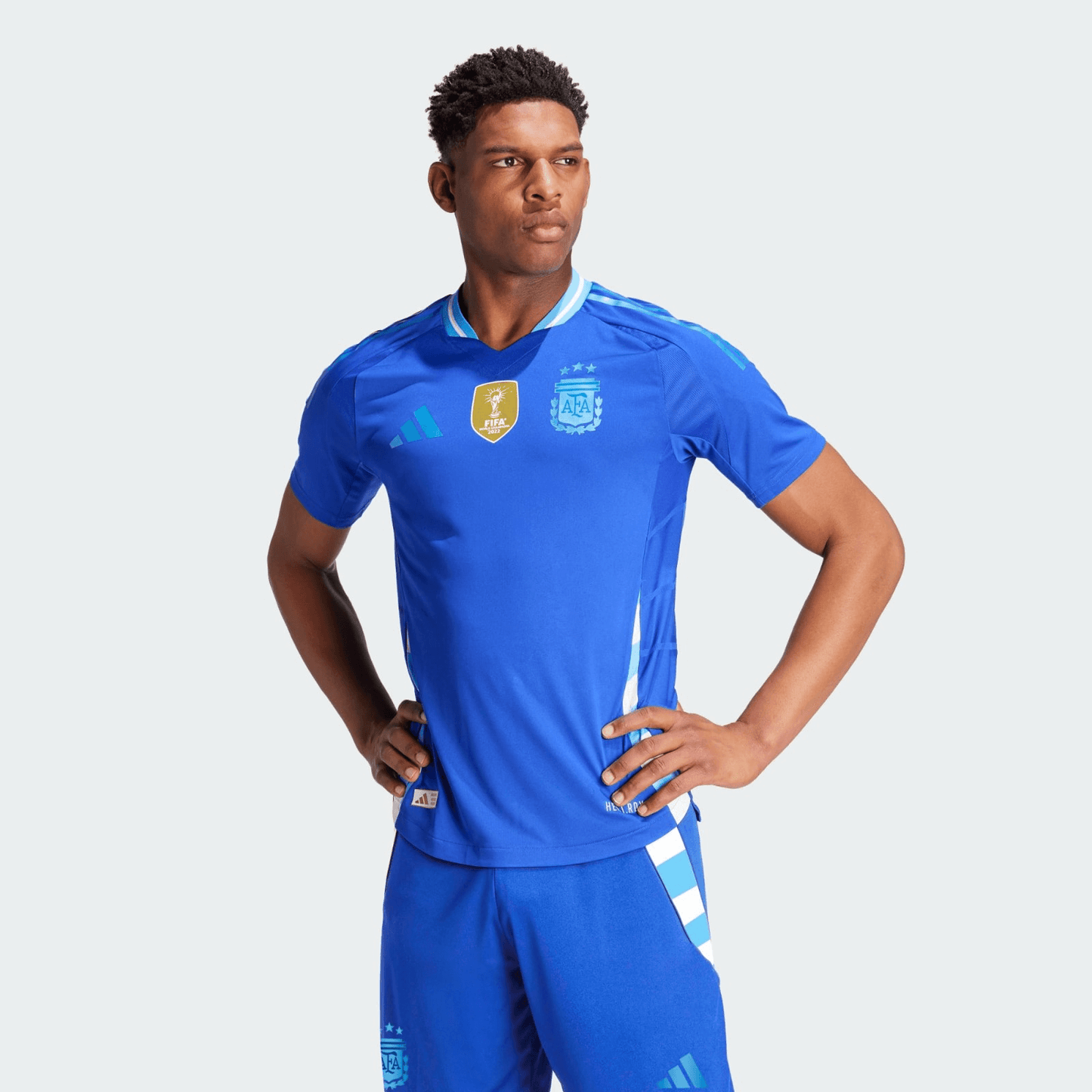 camisa_adidas_argentina_masculina_copa-america-lançamento-torcedor-azul-2024-25-away-i-messi-copaamerica_jogador