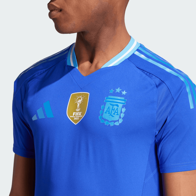 camisa_adidas_argentina_masculina_copa-america-lançamento-torcedor-azul-2024-25-away-i-messi-copaamerica_jogador